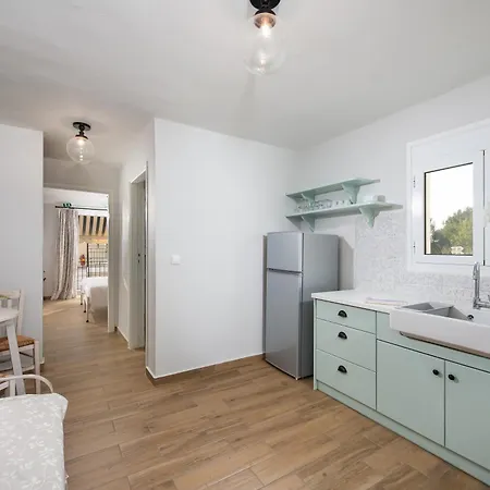 Barefoot Contessa Apartment Lourdata  Exterior photo